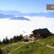 Beitragsbild Angebot Ferienwohnungen Reit im Winkl Neumaier, Hochgern Hütte mit Nebel im Tal